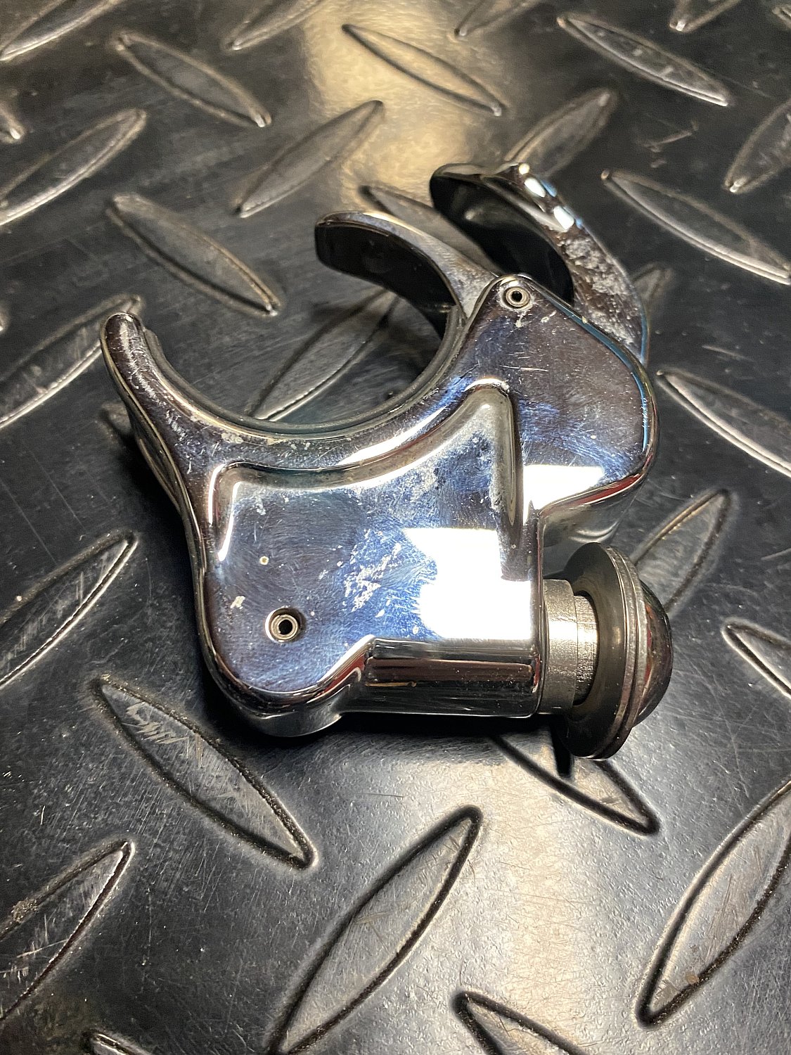 HD Quick Release Detachable Windshield Clamp 39mm (1) | A6B4758B-E251-4191-8FAC-1A68AC421309.jpeg